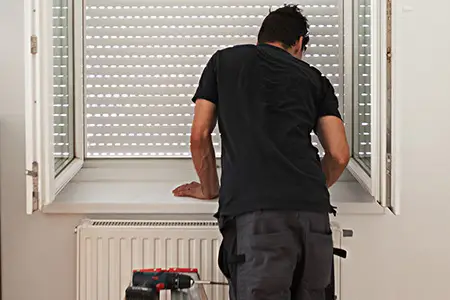 Einbau und Montage eines Rolladens in Wien durch Wienersonnenschutz